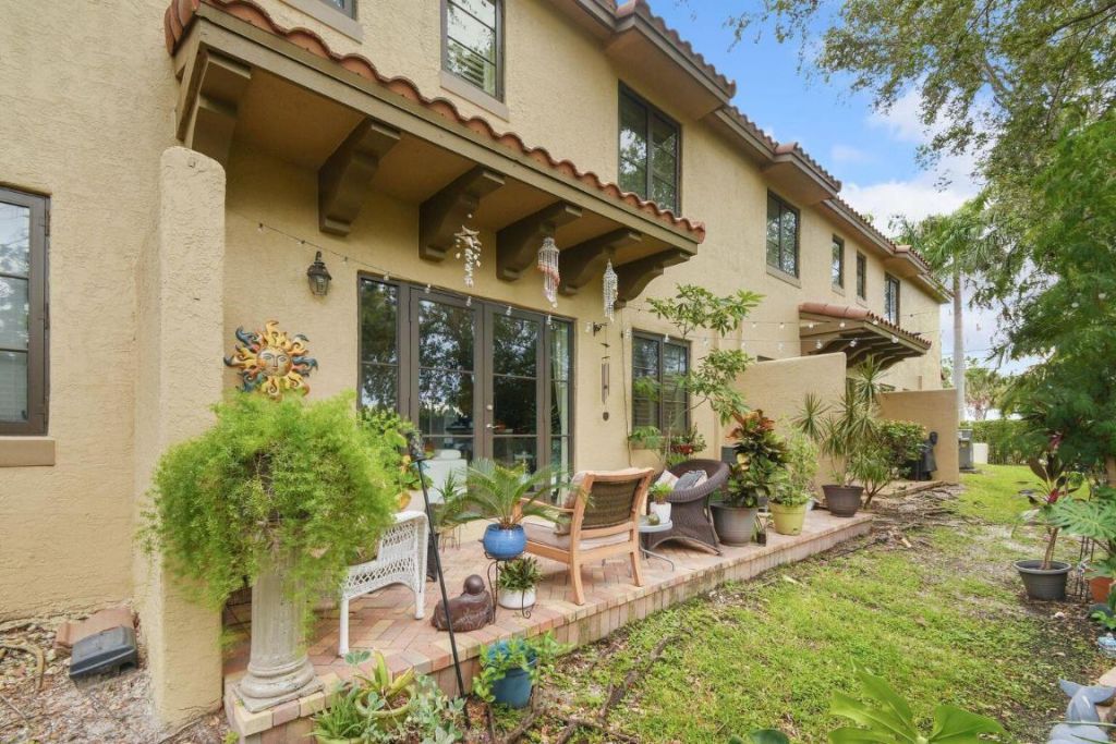 120 Via Villagio, Hypoluxo, FL 33462 Photo