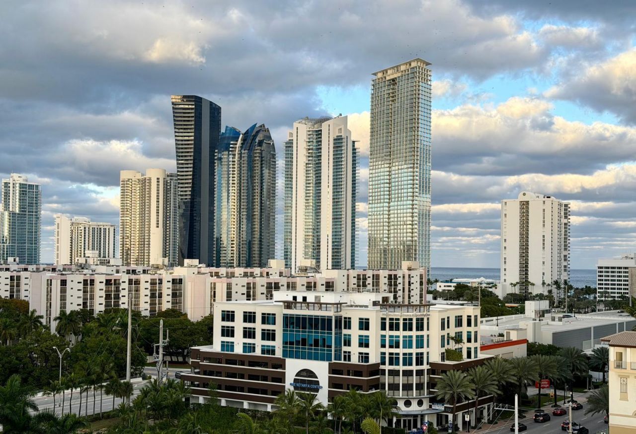 400 Sunny Isles Boulevard, Unit 1022, Sunny Isles Beach, FL 33160 Photo