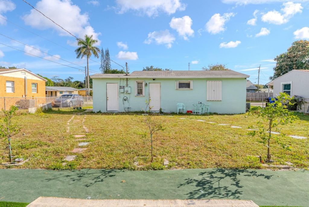 1409 NW 24th Avenue, Fort Lauderdale, FL 33311 Photo