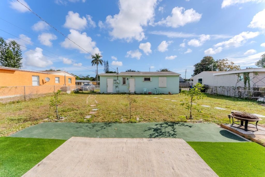 1409 NW 24th Avenue, Fort Lauderdale, FL 33311 Photo