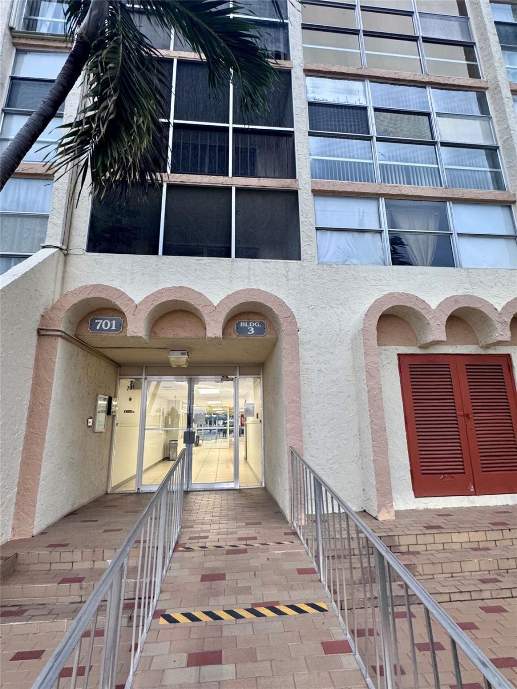 701 Three Islands Boulevard, Unit 215, Hallandale Beach, FL 33009 Main Photo