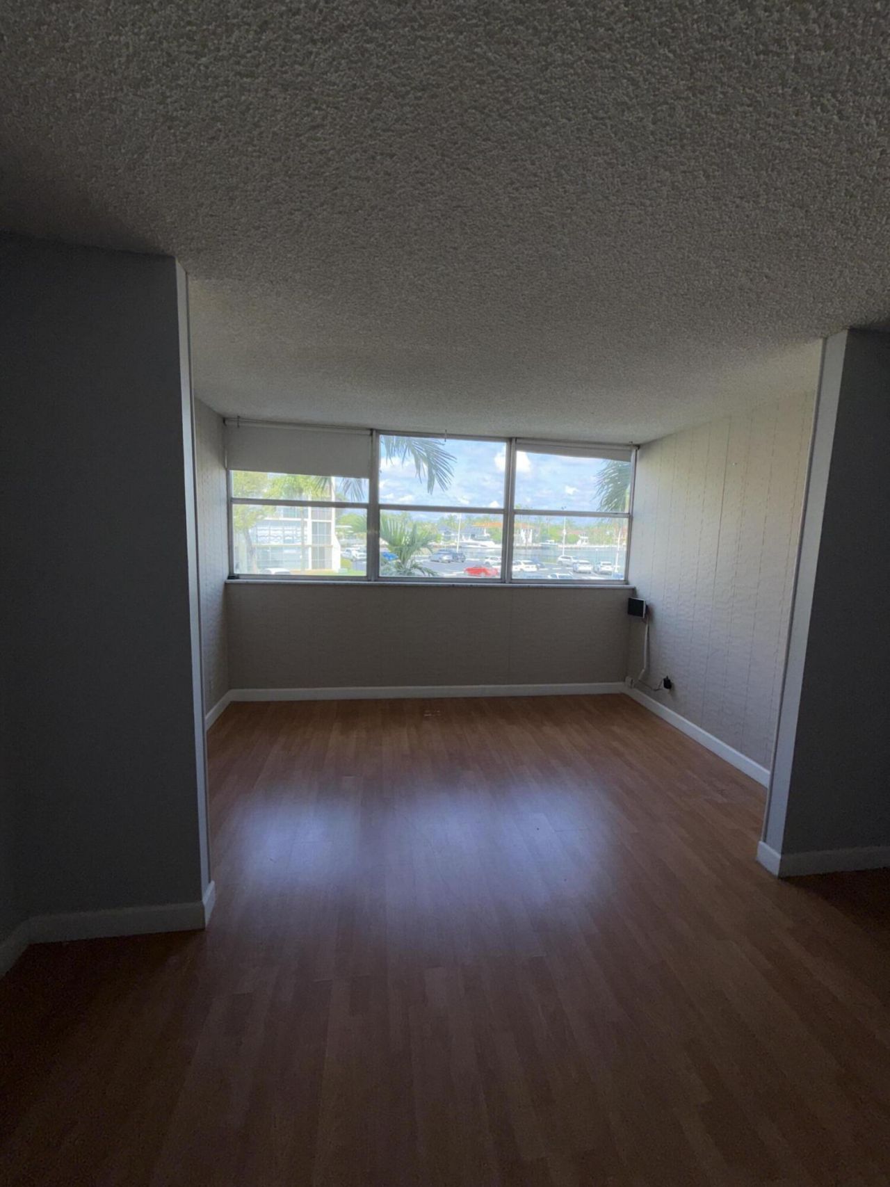 701 Three Islands Boulevard, Unit 215, Hallandale Beach, FL 33009 Photo