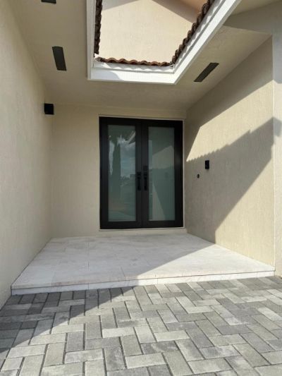 8455 NW 190th Terrace, Hialeah, FL 33015 Photo