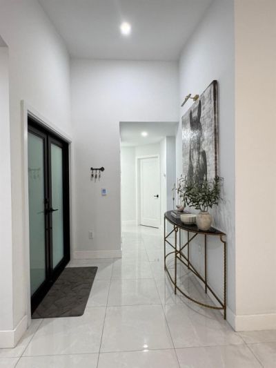 8455 NW 190th Terrace, Hialeah, FL 33015 Photo