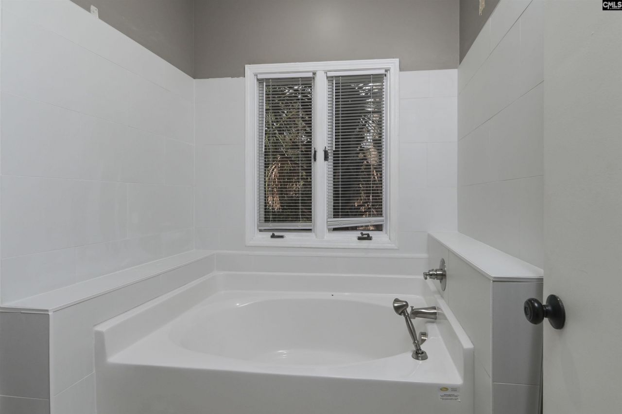 611 Clearview Court Photo 30