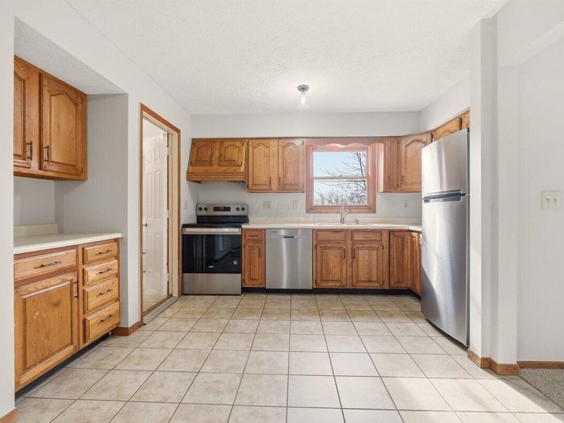 10565 Monroe Mills Road, Gambier, OH 43022 Photo 8