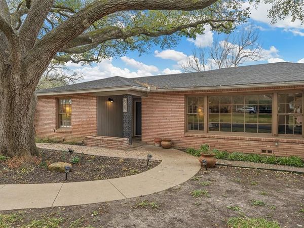 2516 Old Oaks Drive, Waco, TX 76710