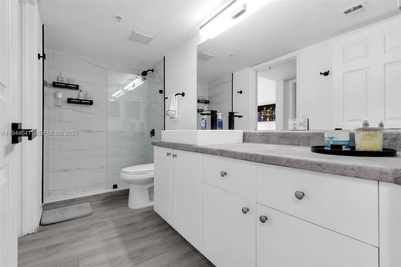 2457 Centergate Dr, Unit 306, Miramar, FL 33025 Photo