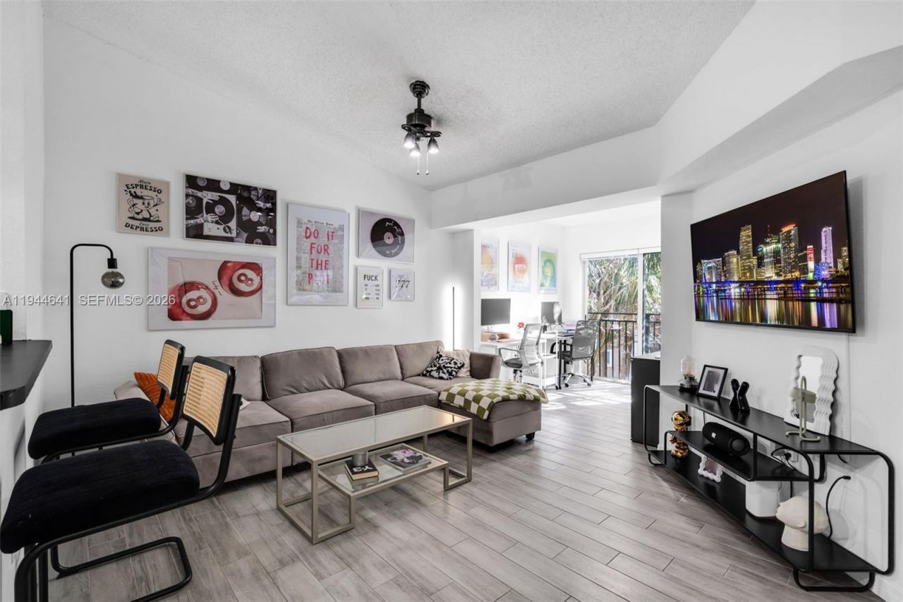 2457 Centergate Dr, Unit 306, Miramar, FL 33025 Photo