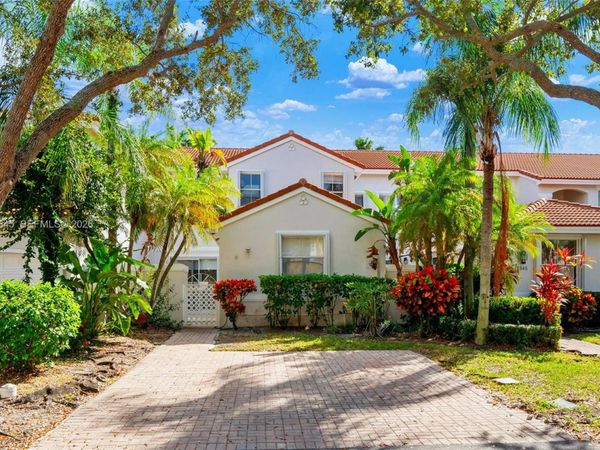 1551 Seagrape Way, Hollywood, FL 33019