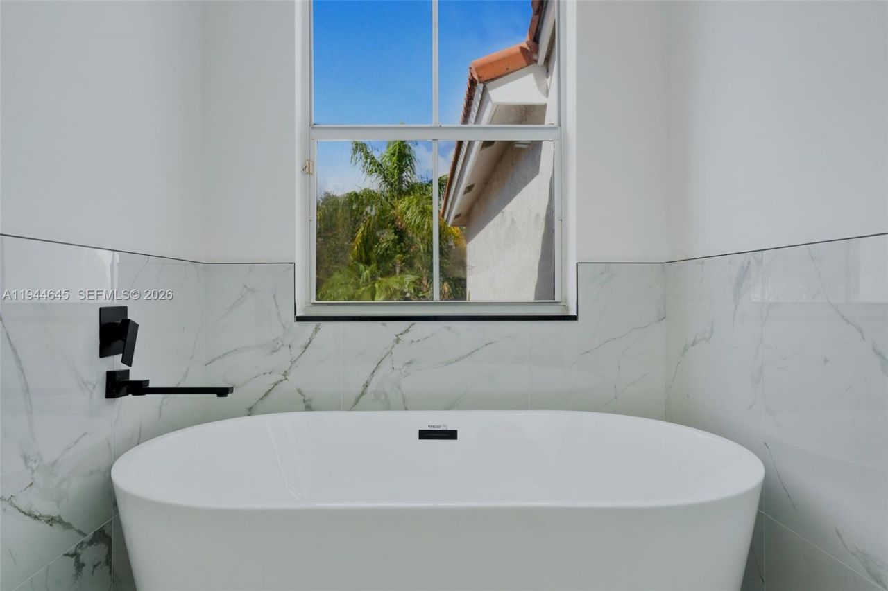 1551 Seagrape Way, Hollywood, FL 33019 Photo