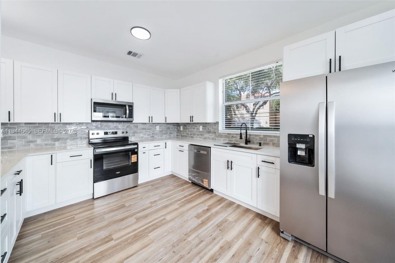 1551 Seagrape Way, Hollywood, FL 33019 Photo