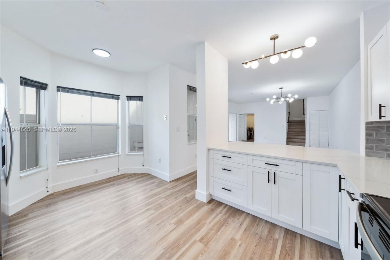 1551 Seagrape Way, Hollywood, FL 33019 Photo