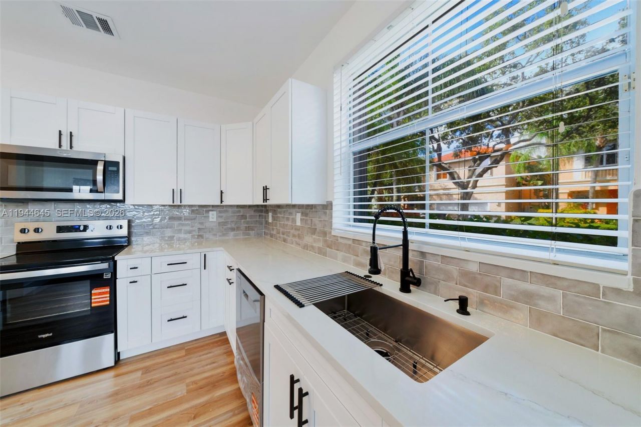 1551 Seagrape Way, Hollywood, FL 33019 Photo