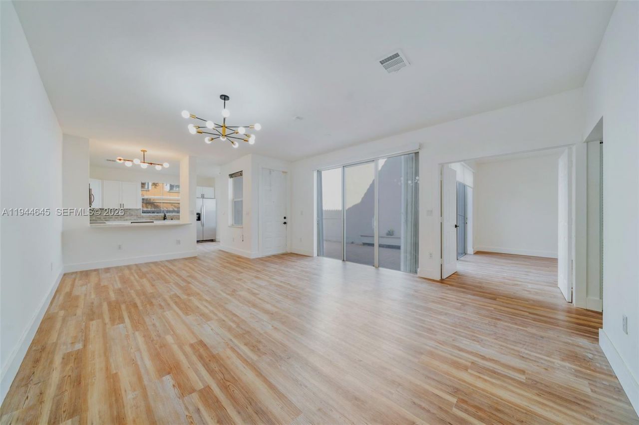 1551 Seagrape Way, Hollywood, FL 33019 Photo