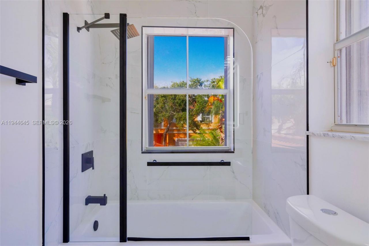 1551 Seagrape Way, Hollywood, FL 33019 Photo