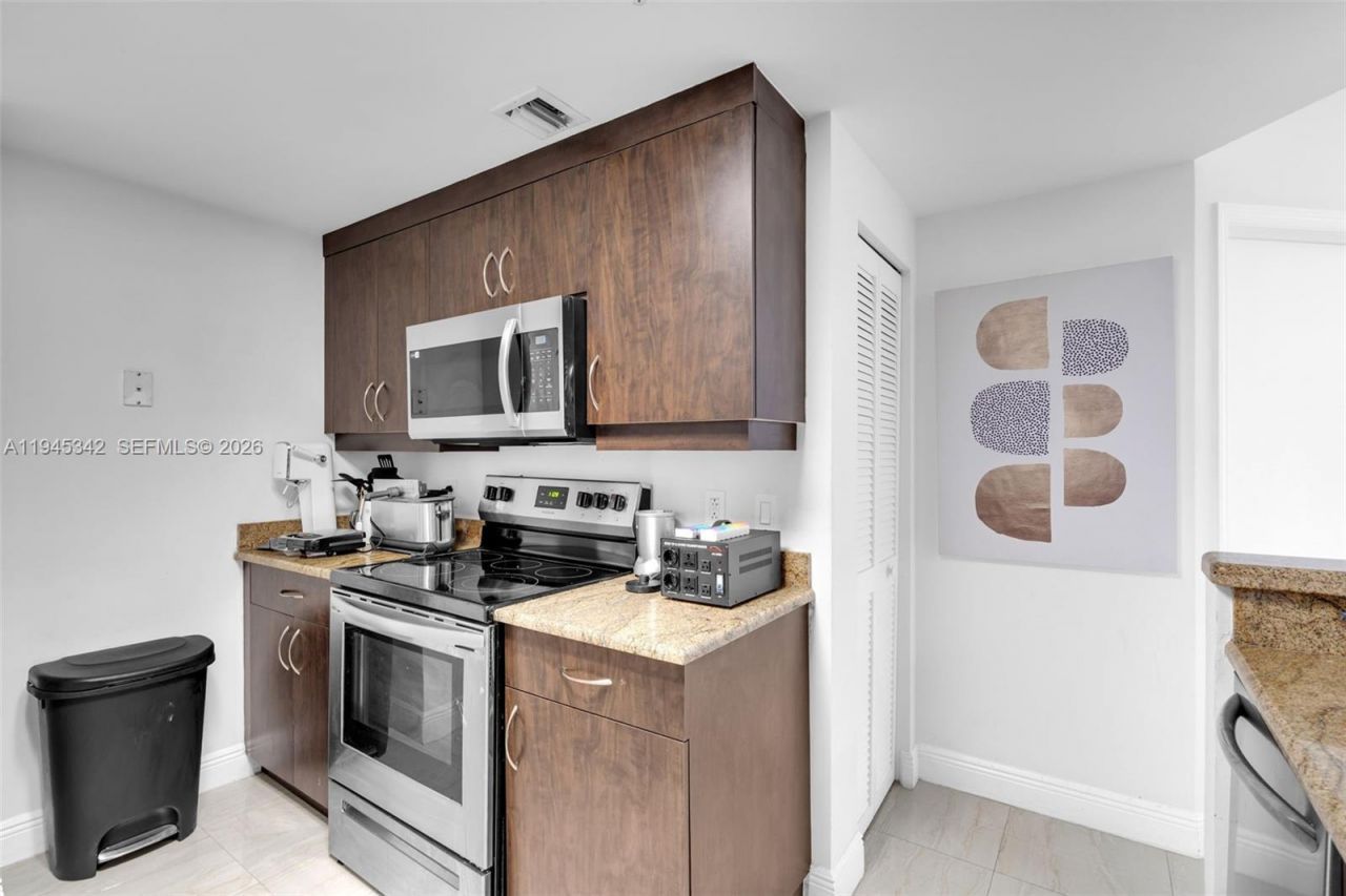 701 Brickell Key Blvd, Unit 1606, Miami, FL 33131 Photo