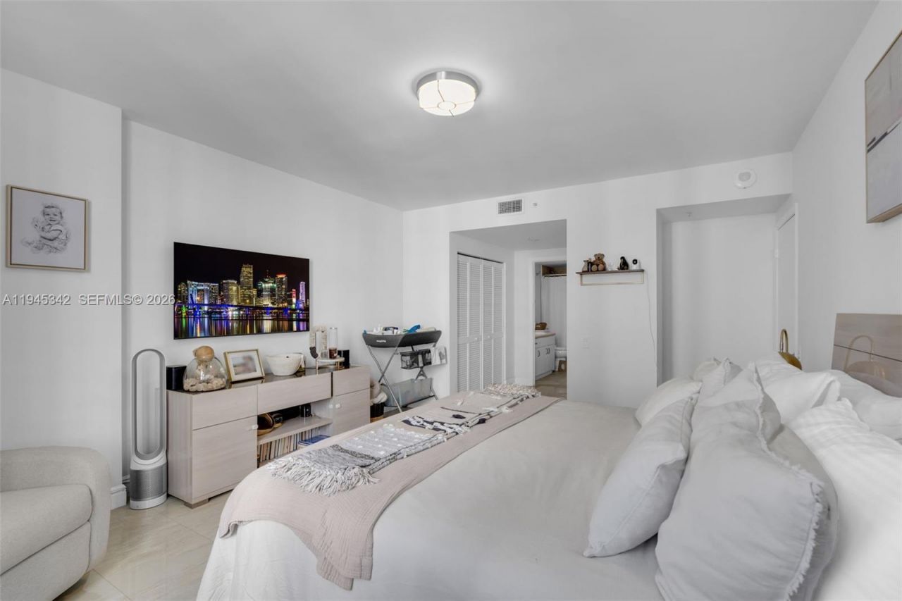 701 Brickell Key Blvd, Unit 1606, Miami, FL 33131 Photo