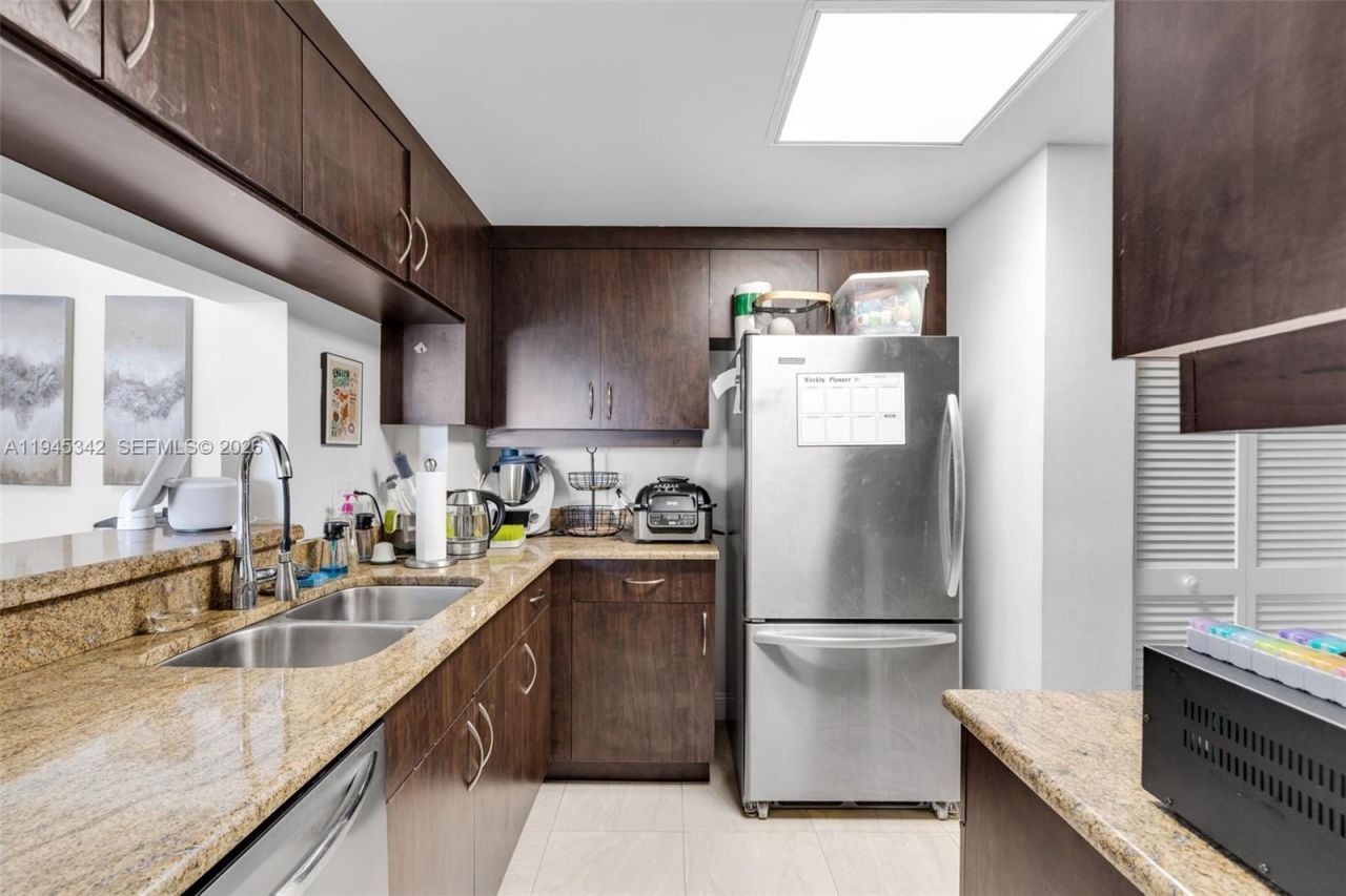 701 Brickell Key Blvd, Unit 1606, Miami, FL 33131 Photo