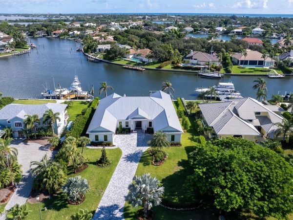 1806 Mooringline Drive, Vero Beach, FL 32963