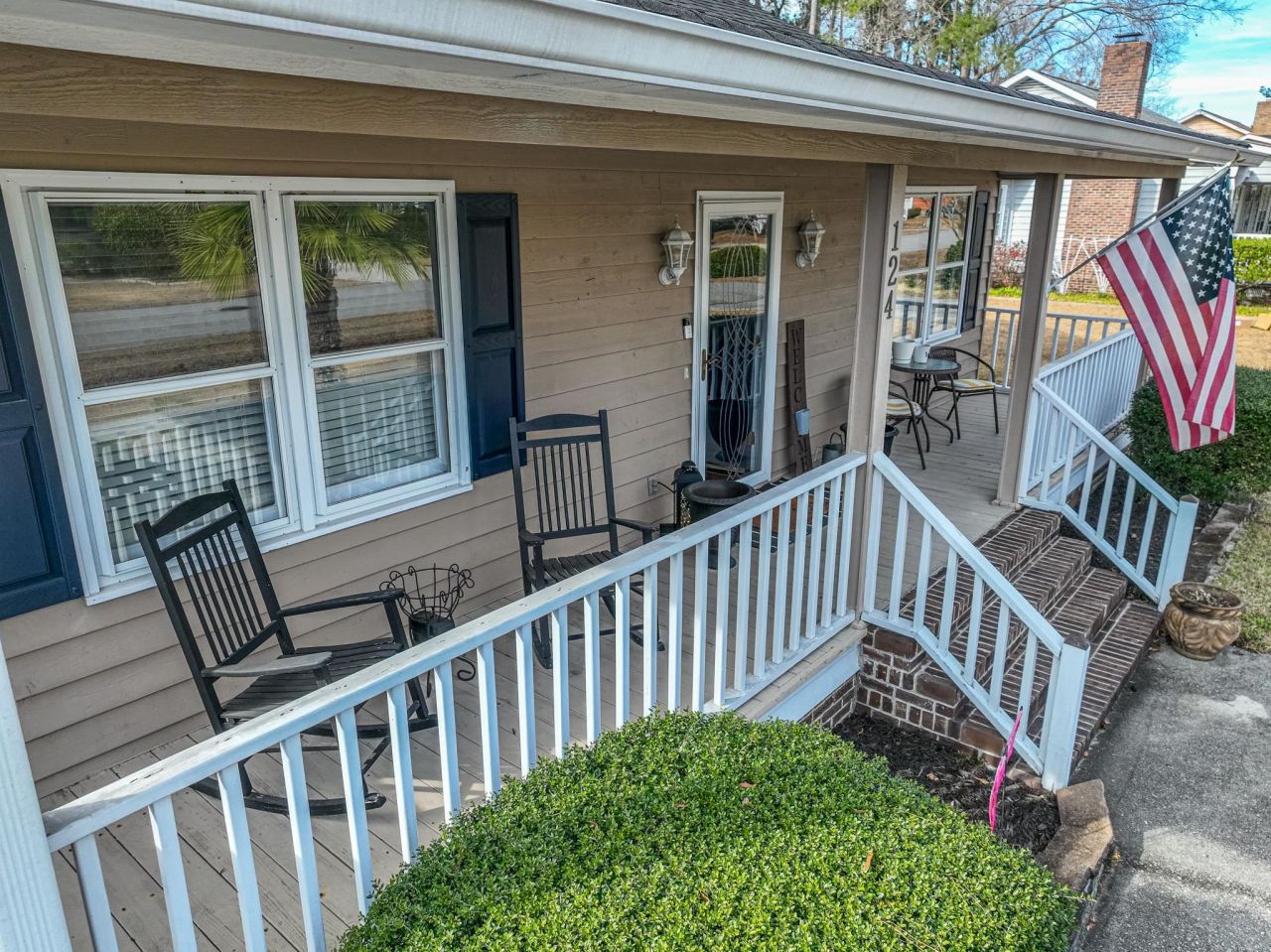 124 Manor Circle Photo 2