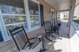 124 Manor Circle photo 4