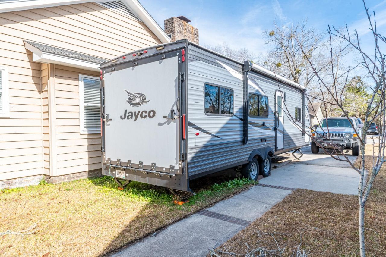 124 Manor Circle Photo 32