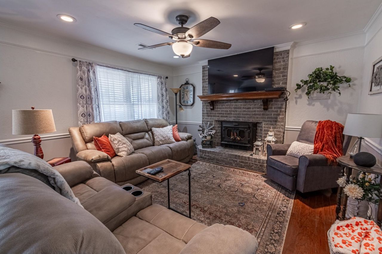 124 Manor Circle Photo 5