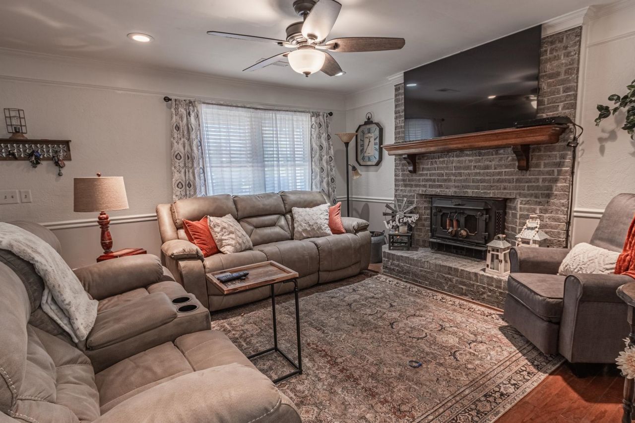 124 Manor Circle Photo 6