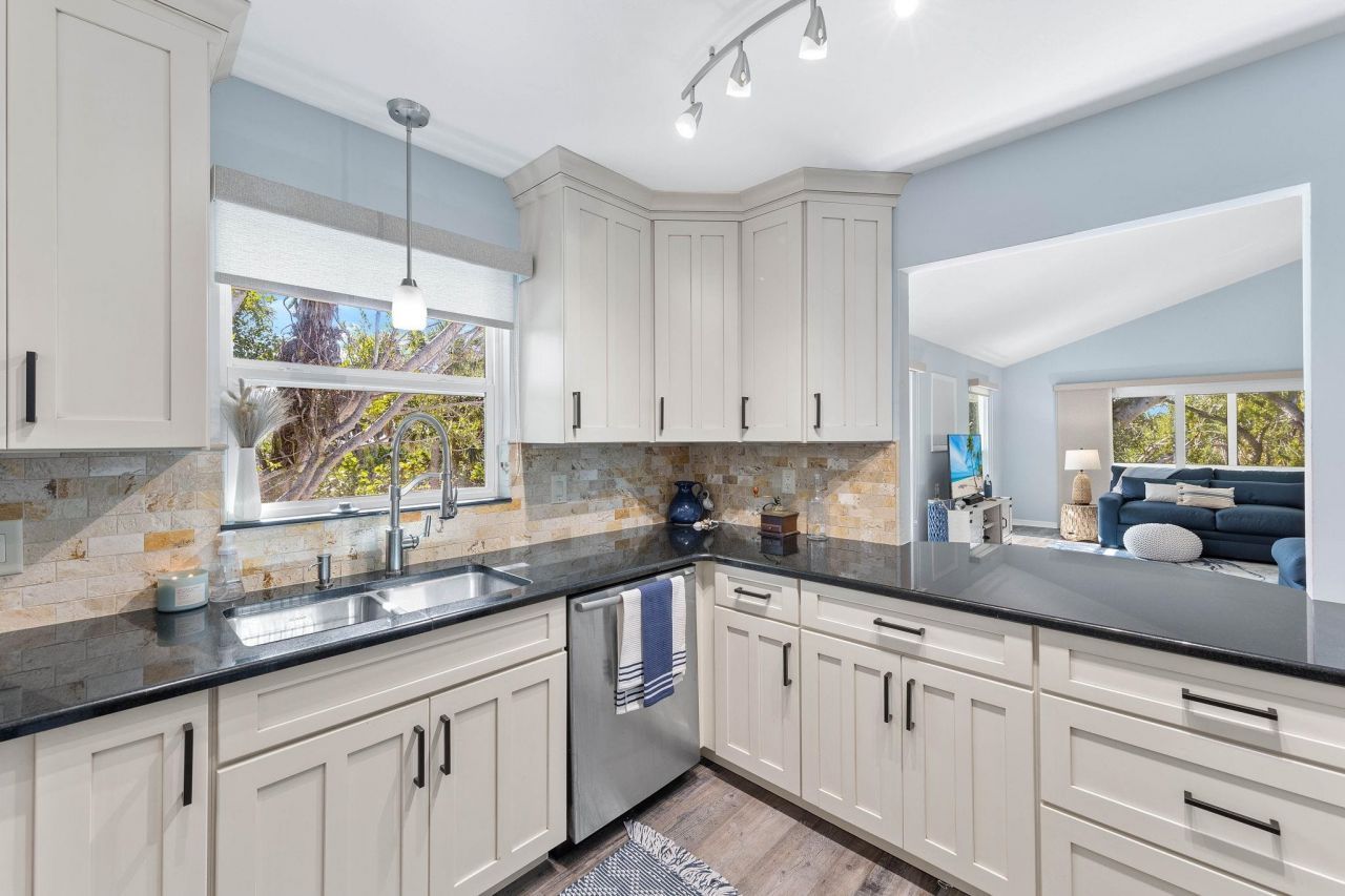 6092 Sanibel Captiva Rd, Sanibel, FL 33957 Photo