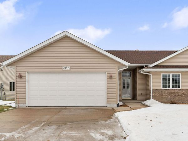 2495 Mossy Creek Drive NE, Owatonna, MN 55060