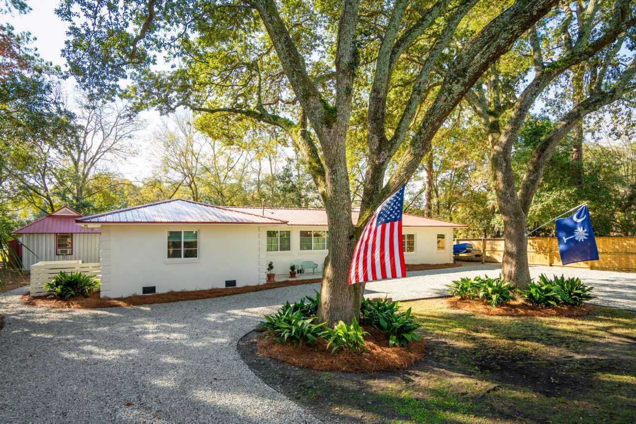 1683 Pearlott Street Photo 1