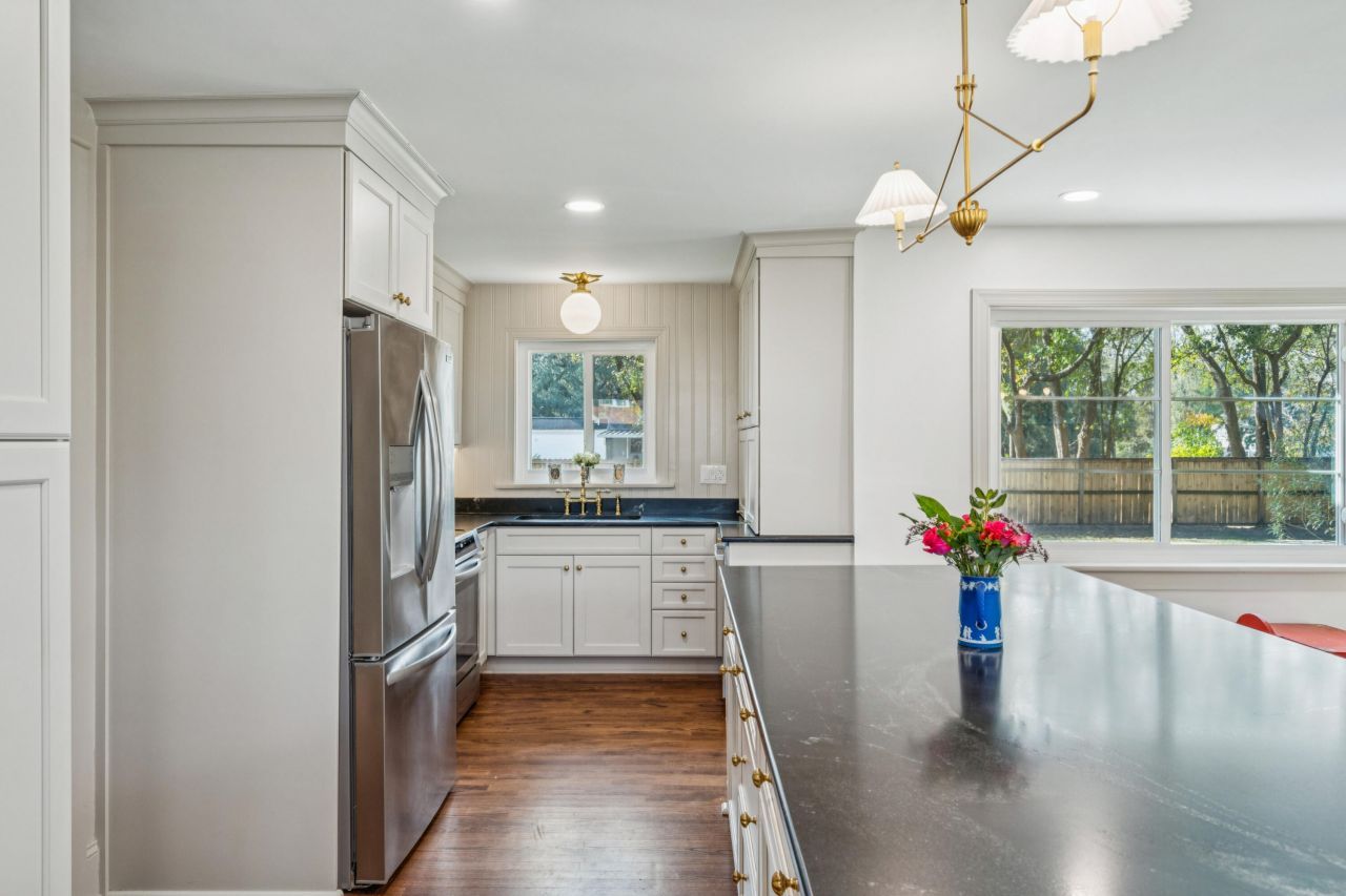 1683 Pearlott Street Photo 11