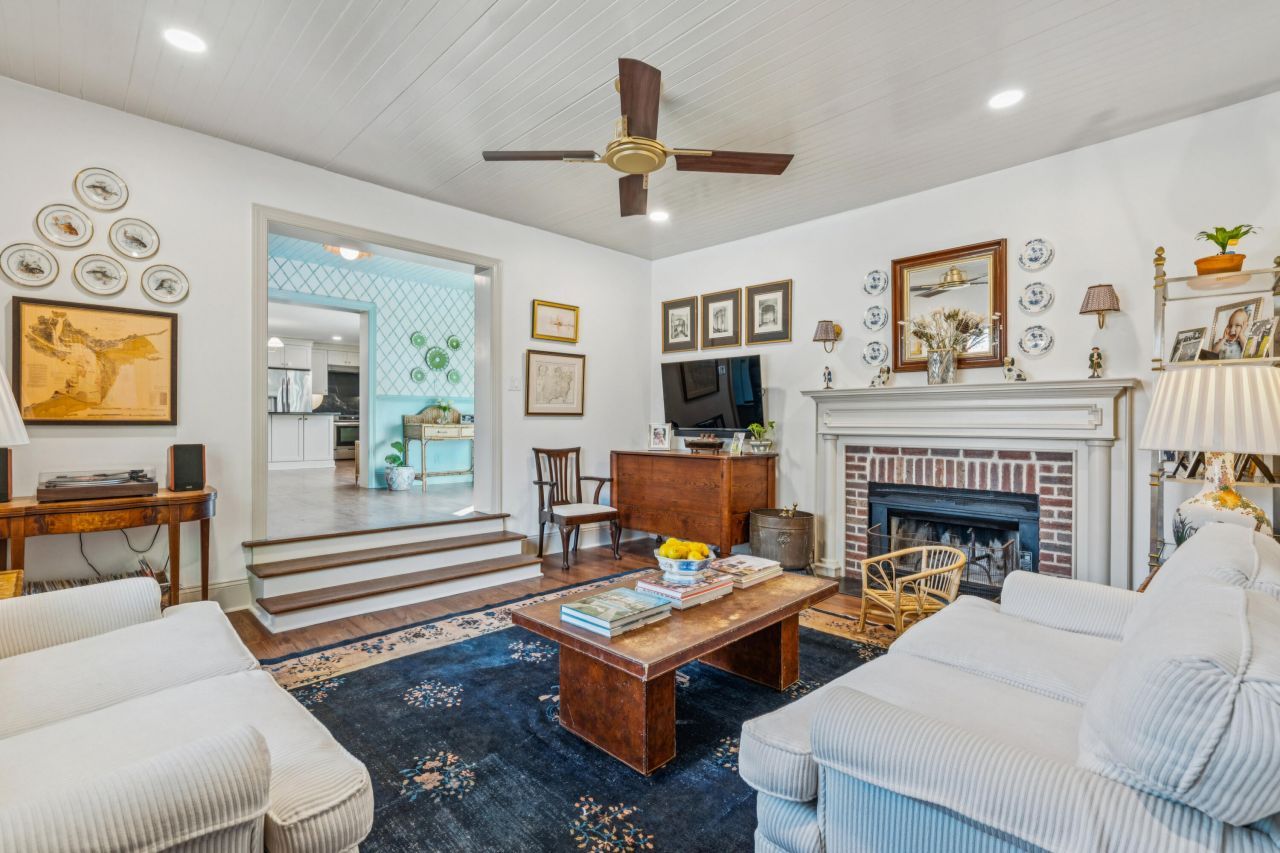 1683 Pearlott Street Photo 18