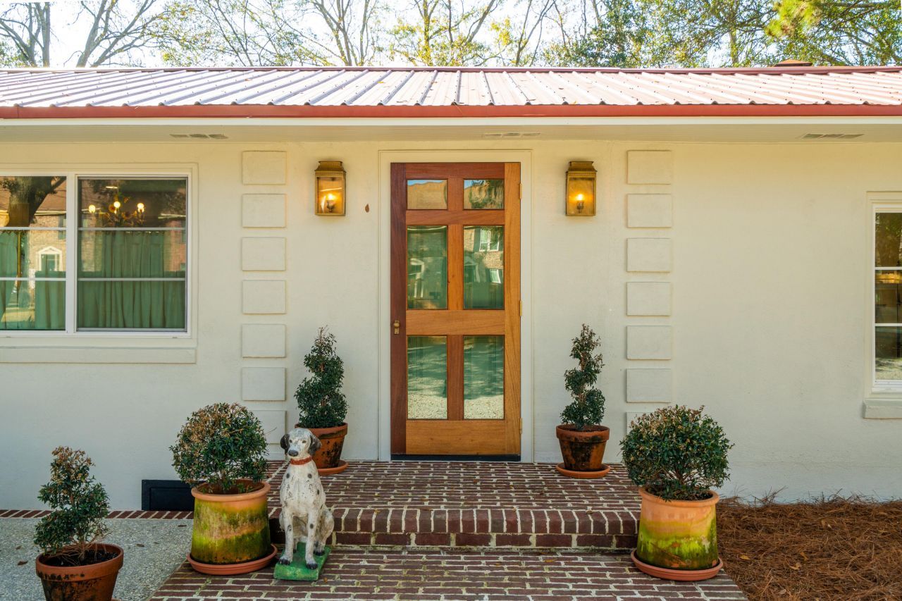 1683 Pearlott Street Photo 2