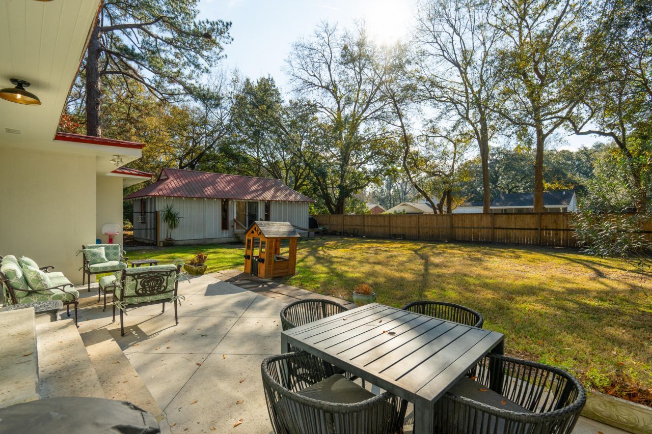 1683 Pearlott Street Photo 31