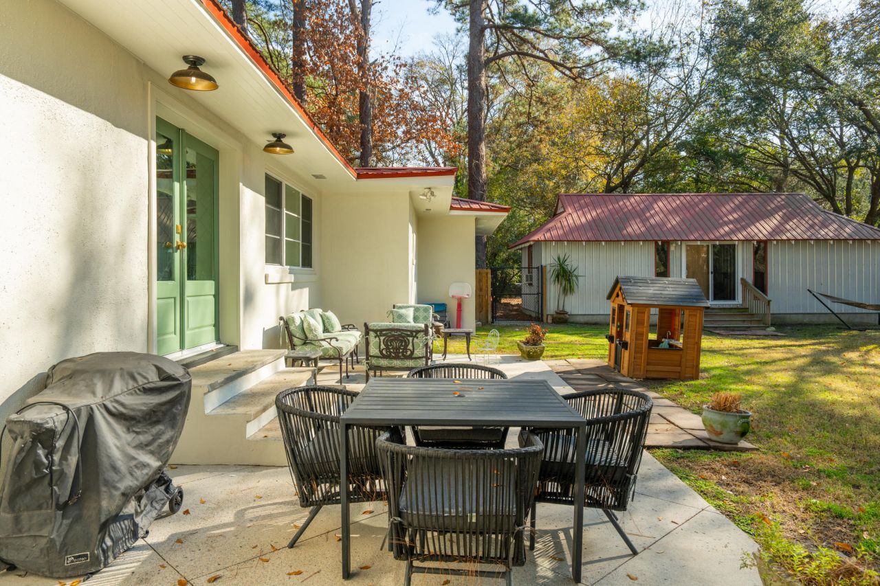 1683 Pearlott Street Photo 32