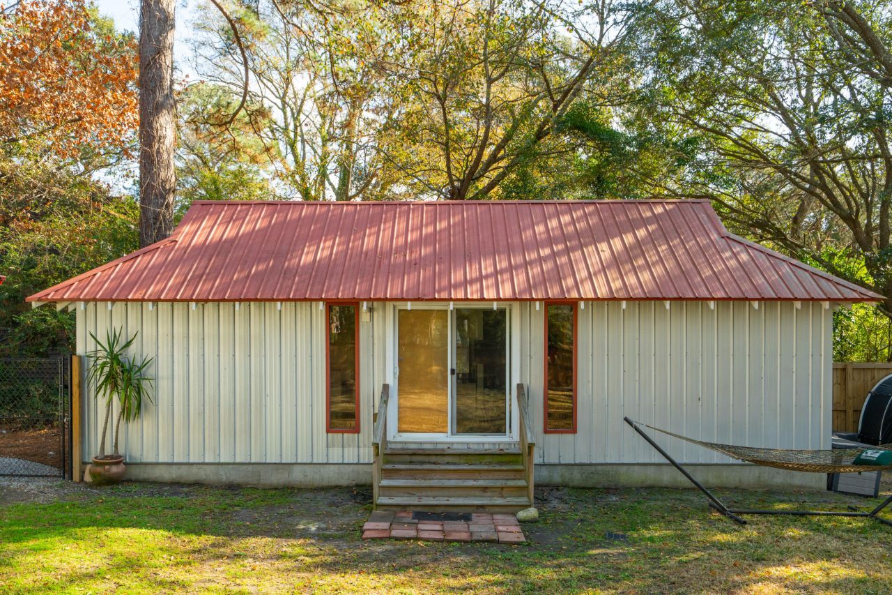 1683 Pearlott Street Photo 33