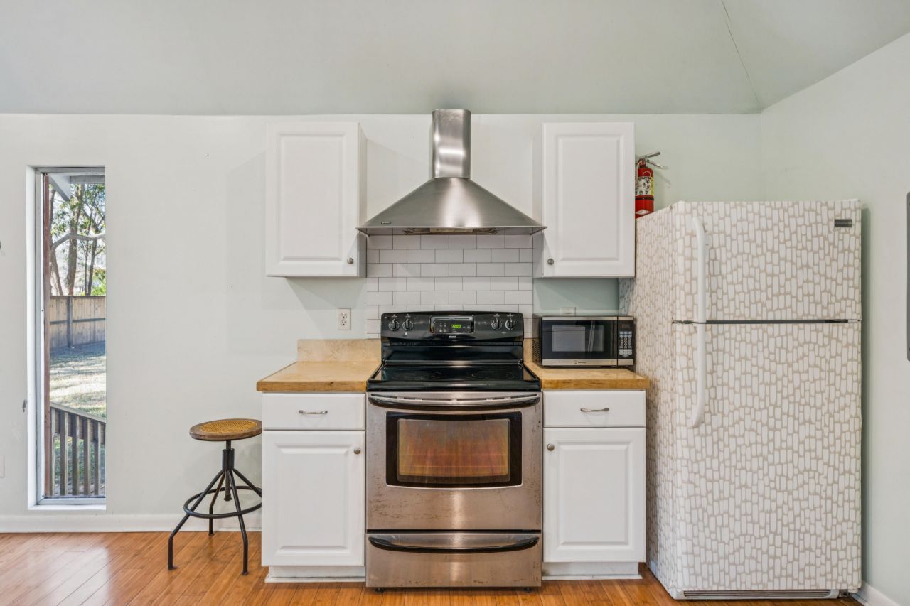 1683 Pearlott Street Photo 37