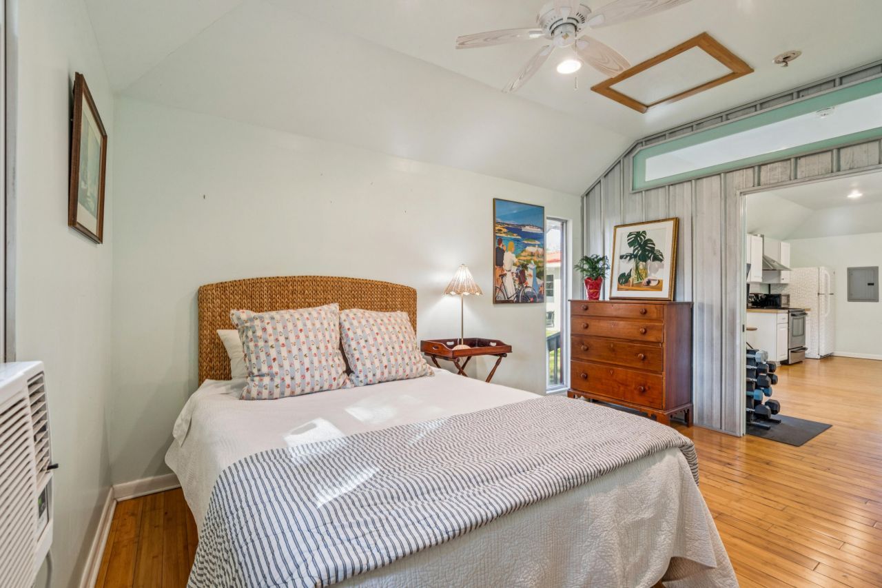 1683 Pearlott Street Photo 40