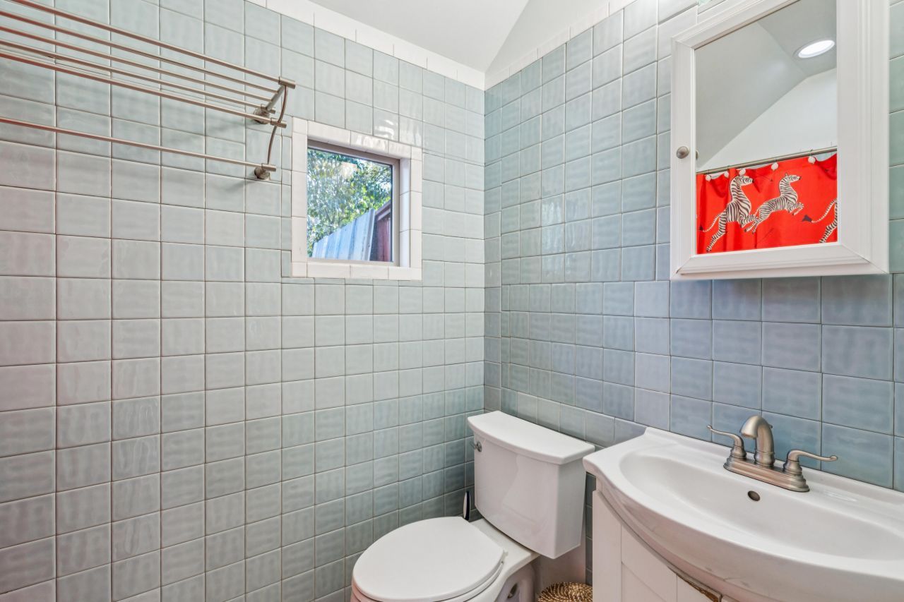 1683 Pearlott Street Photo 41