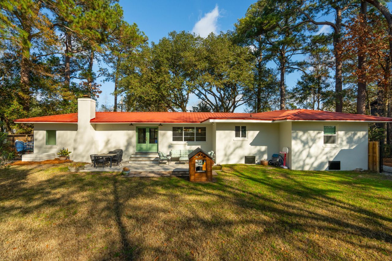 1683 Pearlott Street Photo 43