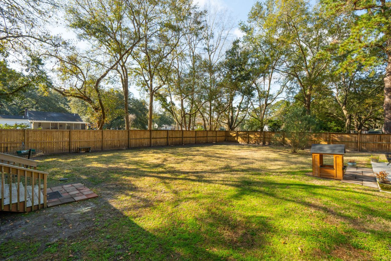 1683 Pearlott Street Photo 44