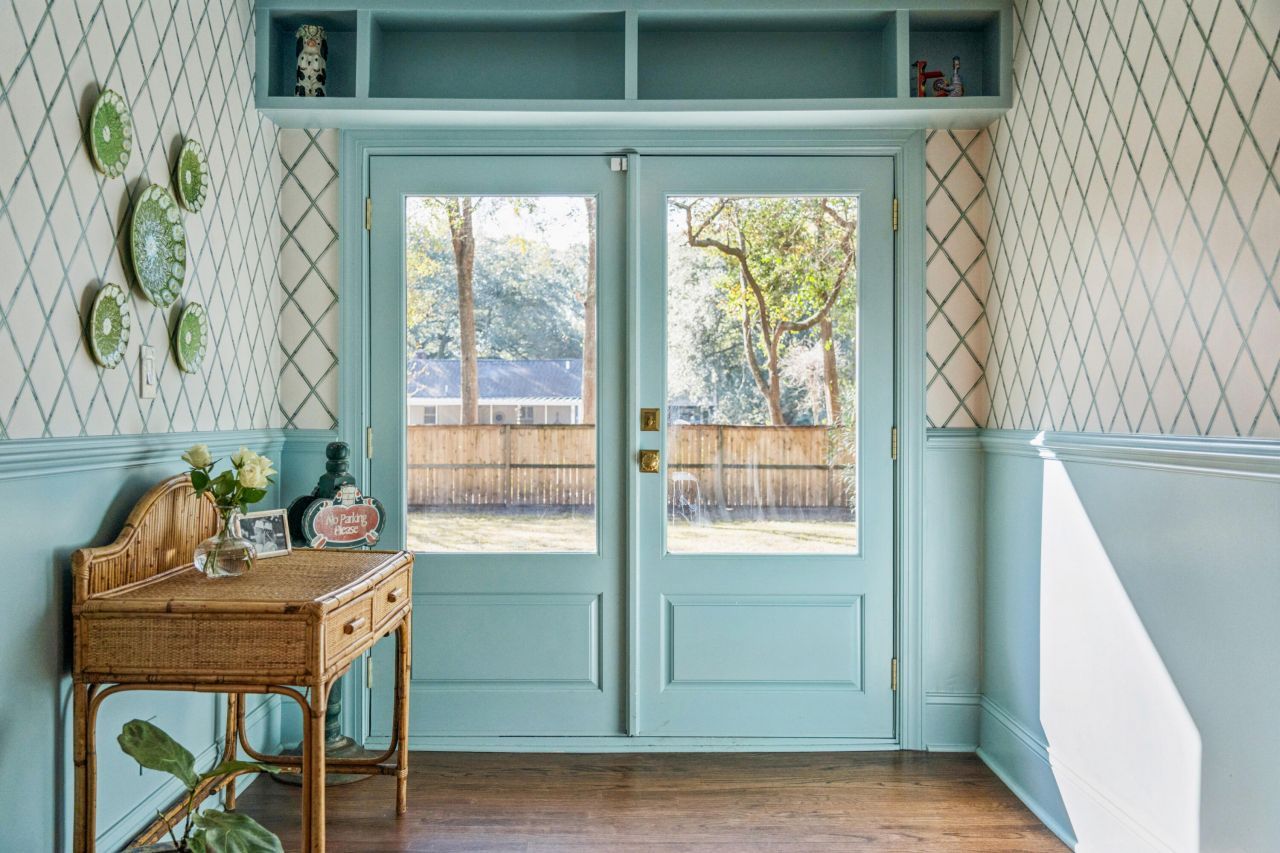 1683 Pearlott Street Photo 5