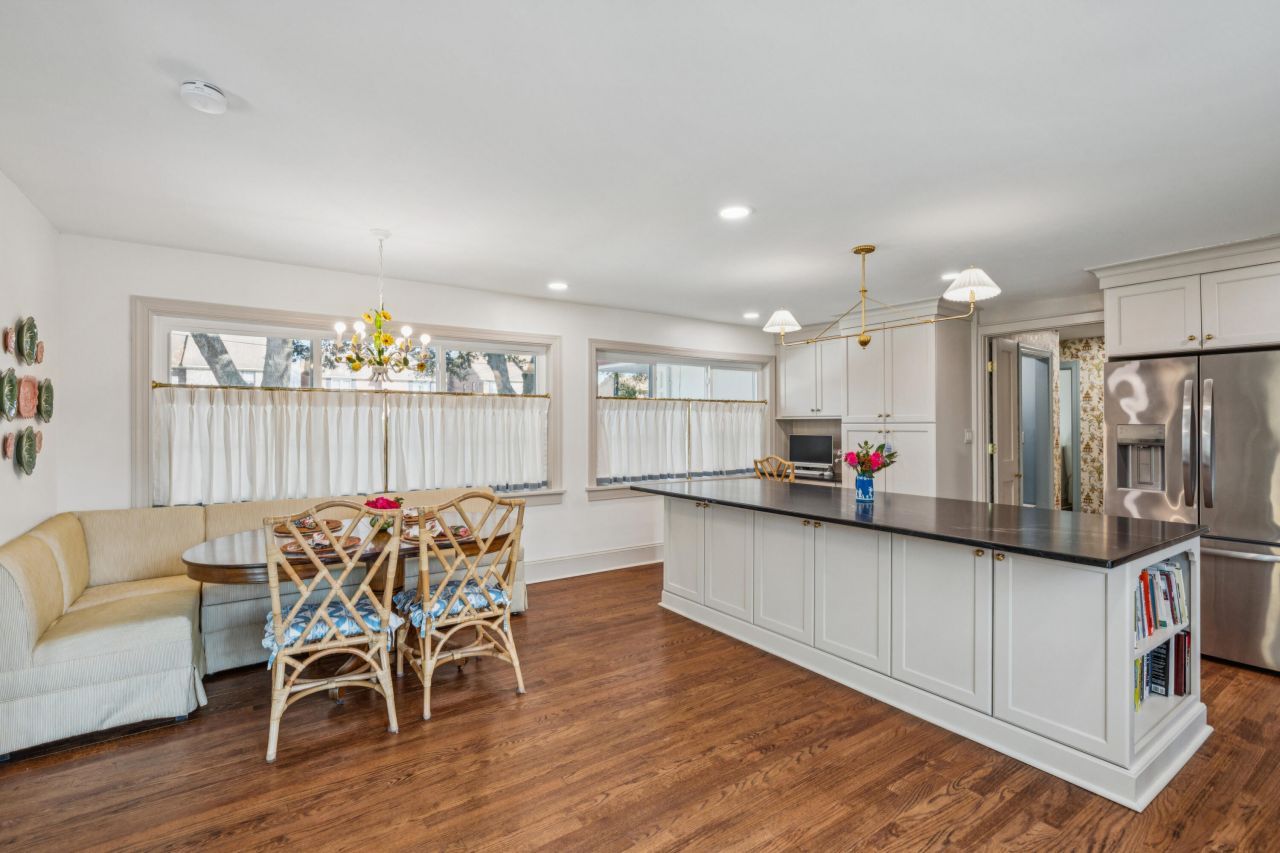 1683 Pearlott Street Photo 8