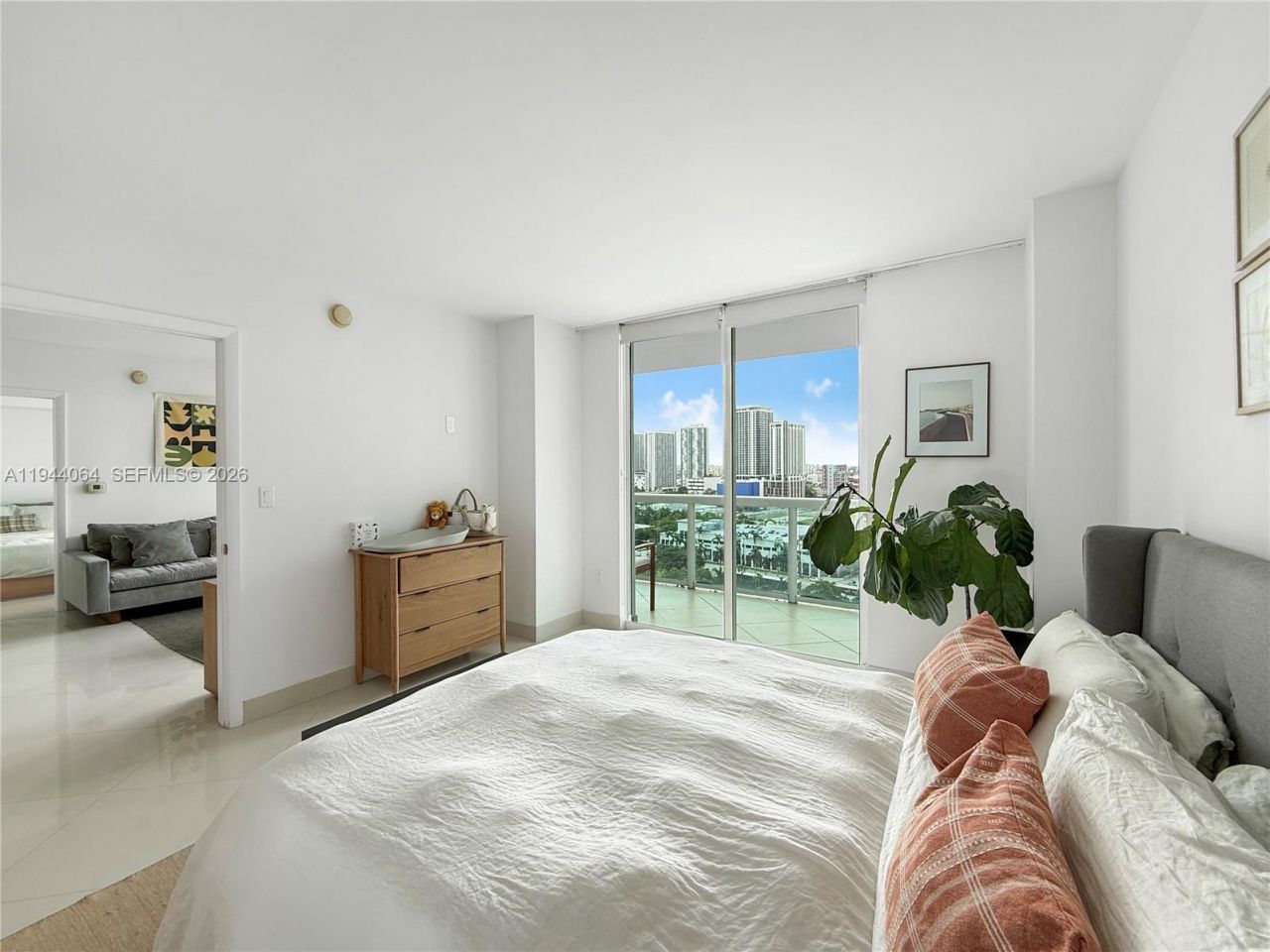1800 N Bayshore Dr , Unit 1810, Miami, FL 33132 Photo