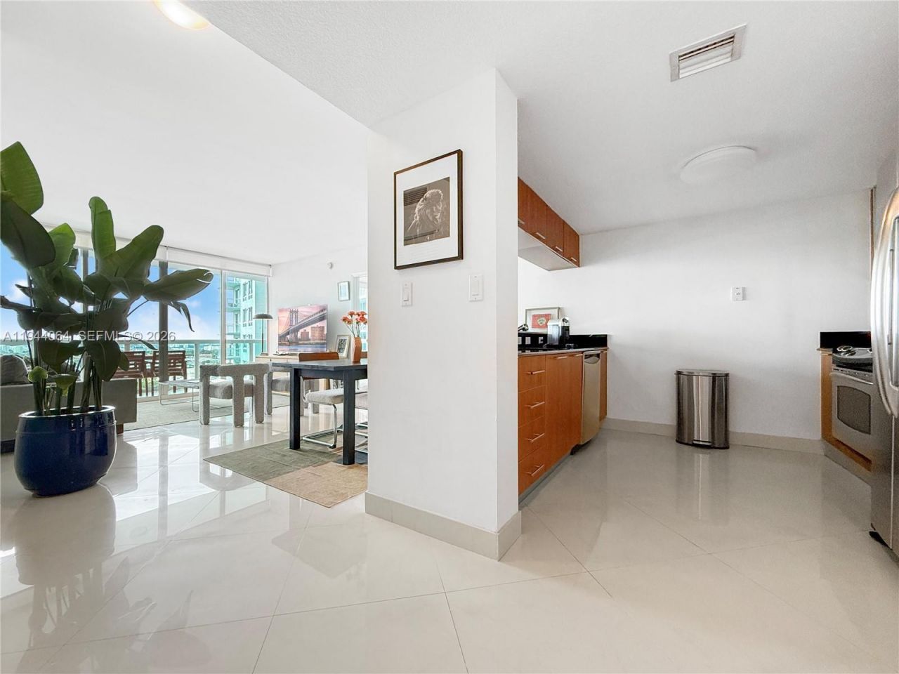 1800 N Bayshore Dr , Unit 1810, Miami, FL 33132 Photo