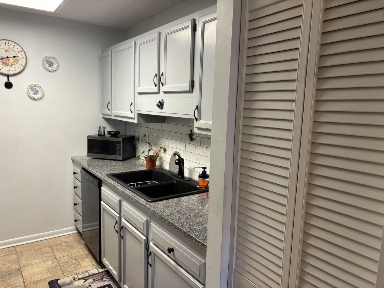 5001 Little River Rd. Photo 6