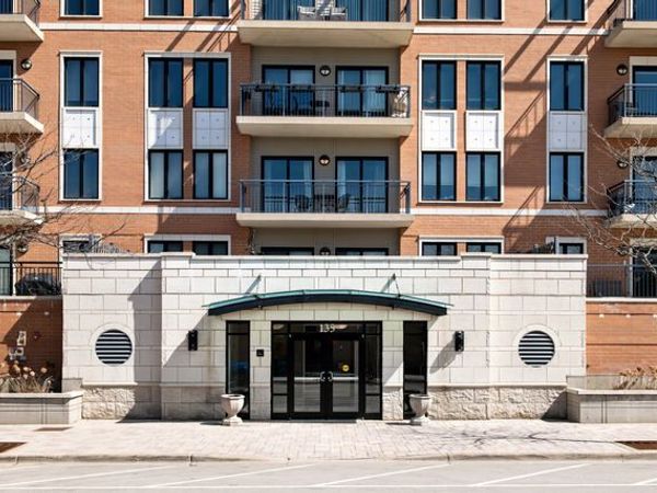 135 S YORK Street, Unit 314, Elmhurst, IL 60126