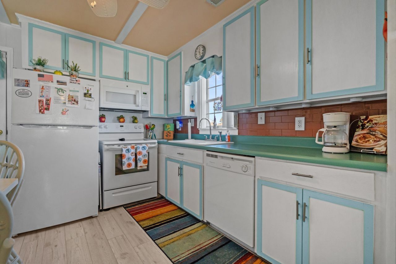 800 Perrin Dr. Photo 17